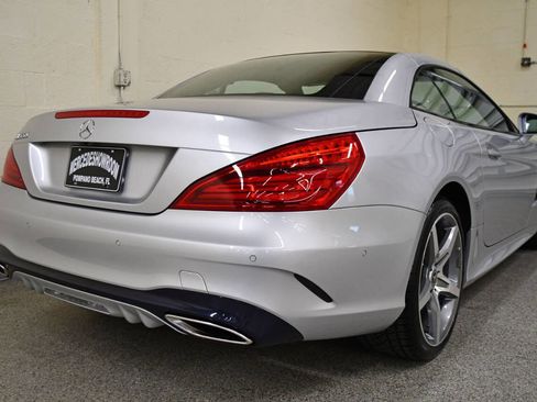 Used 2017 Mercedes-Benz SL 550 image 31