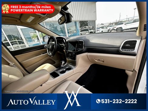 Used 2022 Jeep Grand Cherokee Laredo E image 19