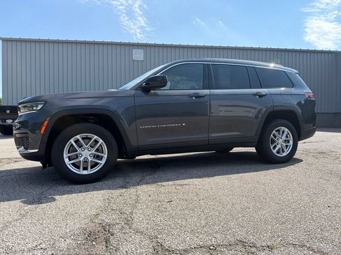 Used 2022 Jeep Grand Cherokee L Laredo w/ Luxury Tech Group I AWD/4WD image 4