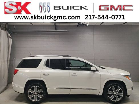 Used 2017 GMC Acadia Denali w/ Technology Package AWD/4WD image 1