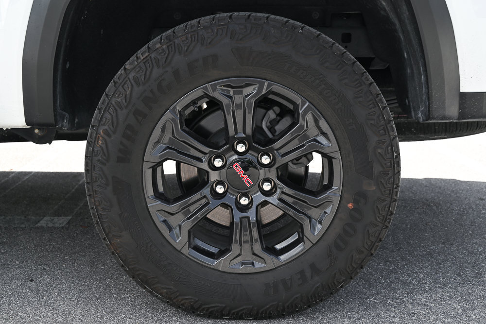 Used 2024 GMC Canyon Elevation w/ Elevation Premium Package RWD image 8