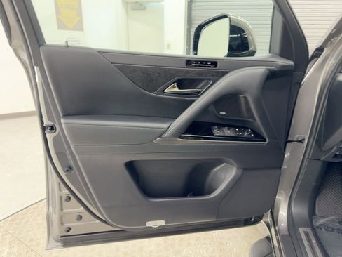 New 2026 Lexus LX 600 4WD w/ Premium Package image 19