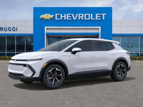 New 2026 Chevrolet Equinox EV LT image 2