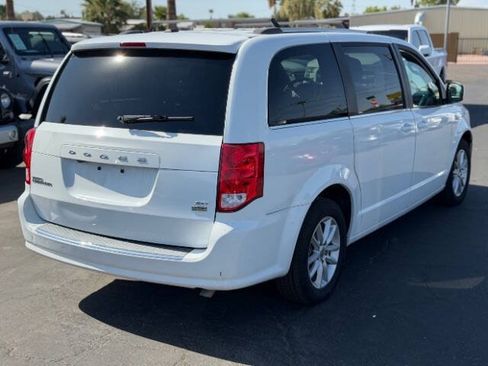 Used 2018 Dodge Grand Caravan SXT FWD image 3