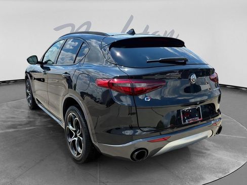 Used 2023 Alfa Romeo Stelvio Ti AWD/4WD image 5