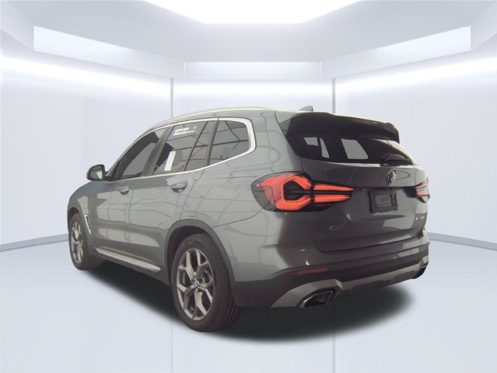 Used 2024 BMW X3 sDrive30i w/ Convenience Package RWD image 3