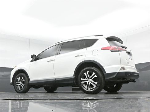 Used 2016 Toyota RAV4 LE image 23