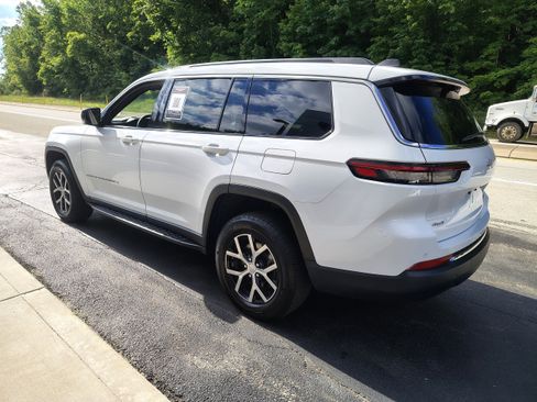 Used 2024 Jeep Grand Cherokee L Limited w/ Luxury Tech Group II AWD/4WD image 8