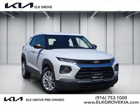 Used 2022 Chevrolet TrailBlazer LS FWD image 1