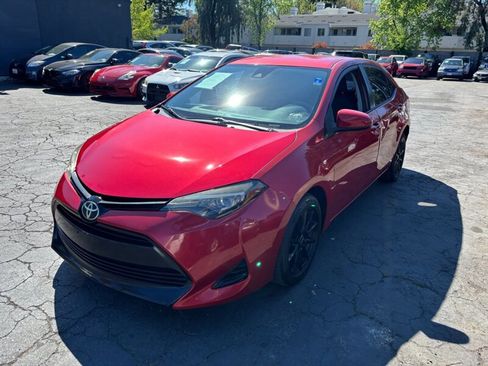 Used 2017 Toyota Corolla LE image 5