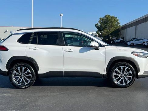 Certified 2022 Toyota Corolla Cross XLE w/ Convenience Package image 6