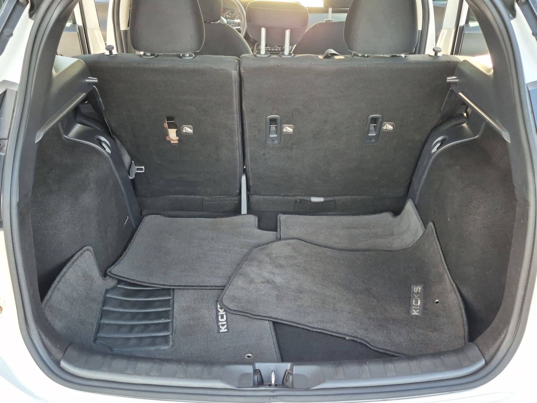 Used 2021 Nissan Kicks SV FWD image 7