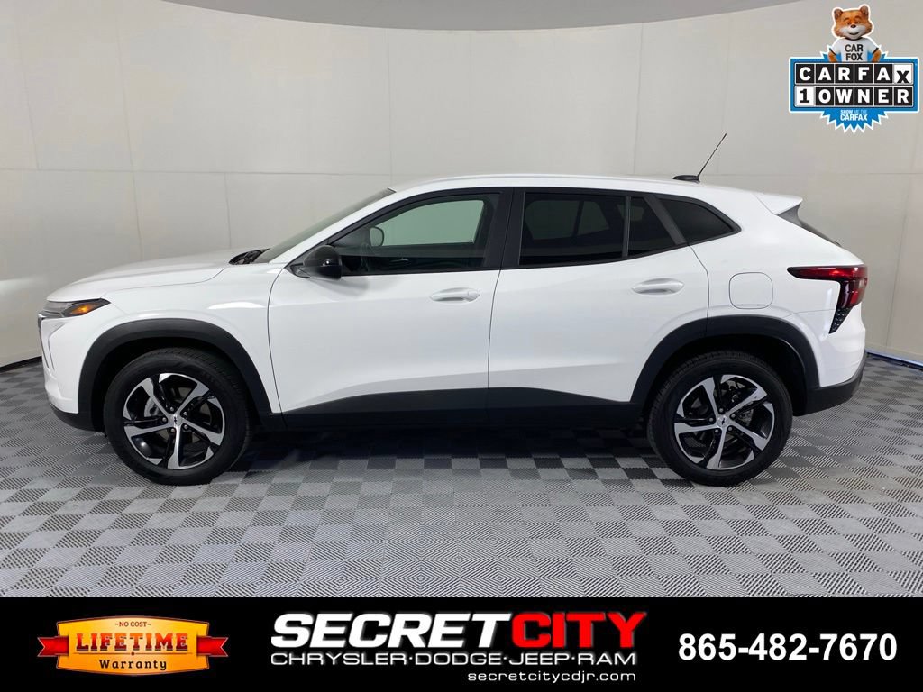 Used 2026 Chevrolet Trax RS FWD image 4