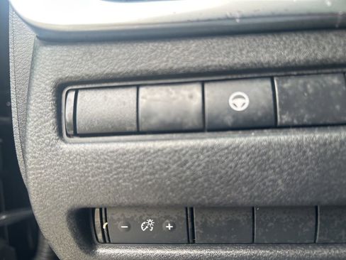 Certified 2023 Nissan Rogue SV image 17