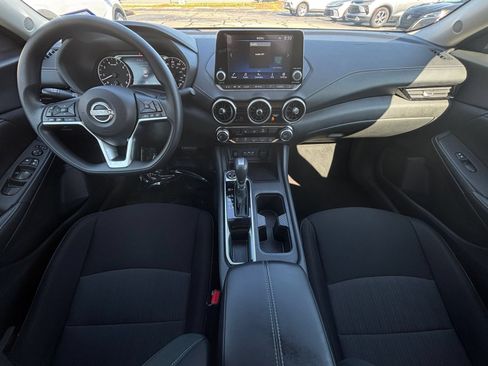 Used 2025 Nissan Sentra SV FWD image 27