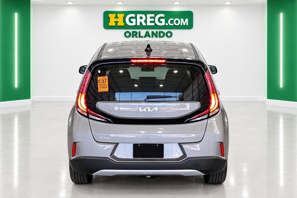 Used 2024 Kia Soul LX w/ Option Group 015 FWD image 8
