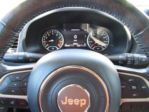 Used 2016 Jeep Renegade Limited AWD/4WD image 11