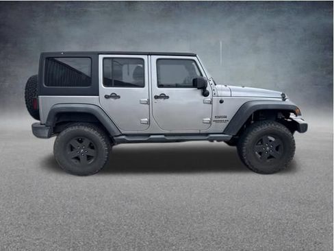 Used 2017 Jeep Wrangler Unlimited Sport w/ Connectivity Group AWD/4WD image 6