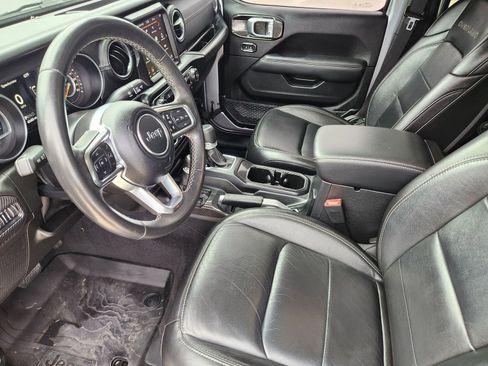 Used 2020 Jeep Gladiator Overland image 15