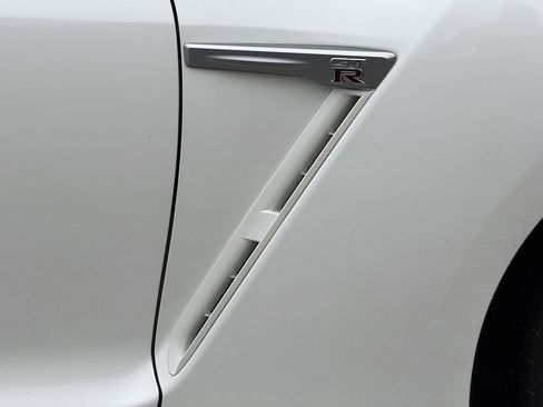 Used 2024 Nissan GT-R Premium w/ Premium Interior Package image 20