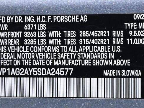 Certified 2025 Porsche Cayenne GTS AWD/4WD image 28