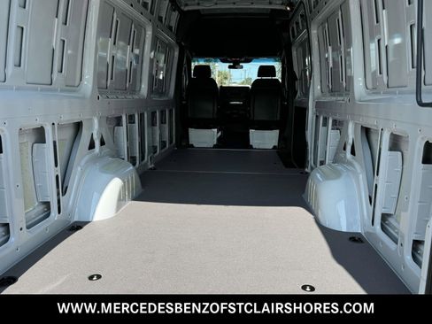 New 2025 Mercedes-Benz Sprinter 2500 image 11
