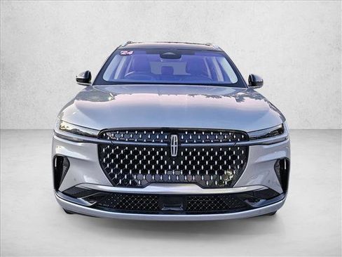 Used 2024 Lincoln Nautilus Reserve w/ Equipment Group 202A image 2