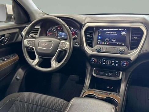 Used 2023 GMC Acadia SLE w/ Driver Convenience Package image 17