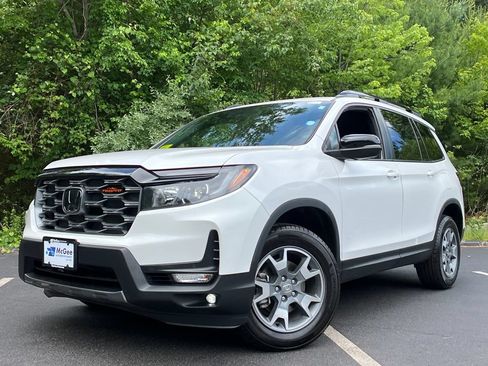 Used 2023 Honda Passport TrailSport image 1