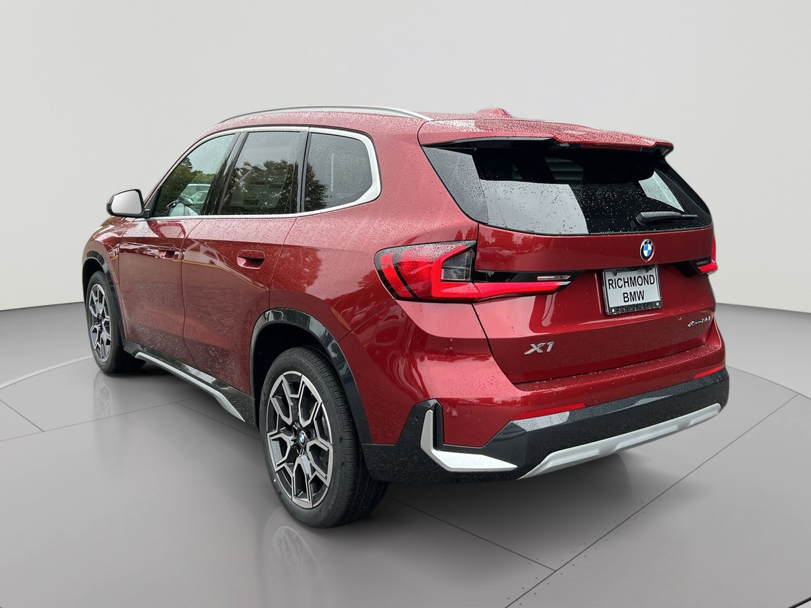 New 2026 BMW X1 xDrive28i w/ Technology Package AWD/4WD image 3