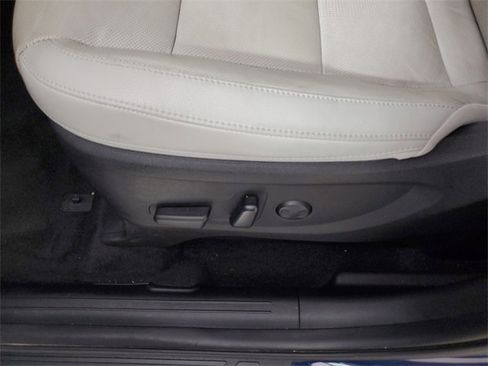 Used 2023 Kia Telluride EX image 23