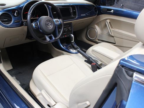 Used 2018 Volkswagen Beetle 2.0T SE w/ SE Premium Package image 26