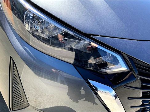 Used 2025 Nissan Sentra S image 25