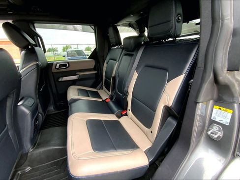 Used 2022 Ford Bronco Wildtrak image 19