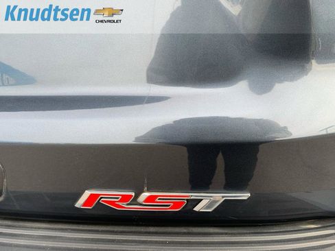 Used 2021 Chevrolet Suburban RST w/ Luxury Package image 13