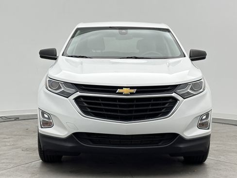 Used 2021 Chevrolet Equinox LS w/ LS Convenience Package FWD image 2