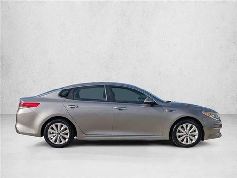 Used 2016 Kia Optima LX w/ Option Group 014 image 4