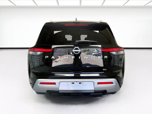Used 2025 Nissan Pathfinder SL FWD image 5