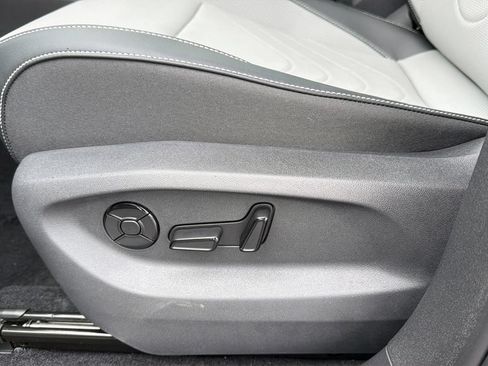 New 2026 Volkswagen Tiguan SE R-Line FWD image 15