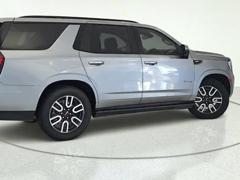 Used 2024 GMC Yukon AT4 w/ AT4 Premium Plus Package AWD/4WD image 6