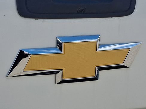 Used 2015 Chevrolet Silverado 1500 LT w/ LT Convenience Package AWD/4WD image 30