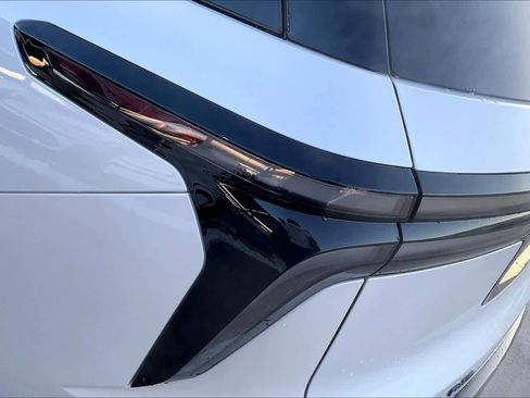 Used 2024 Chevrolet Traverse RS image 29