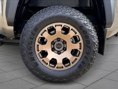 Used 2024 Toyota Tacoma 4x4 Double Cab Hybrid image 10