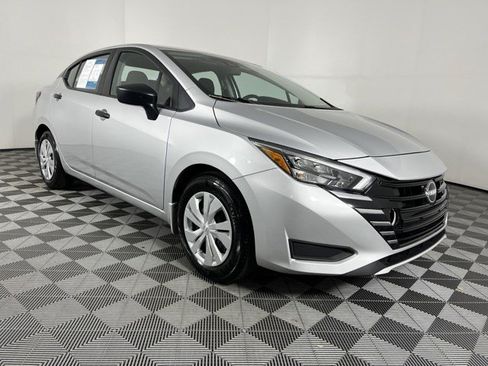 Used 2025 Nissan Versa S w/ Trunk Package FWD image 2