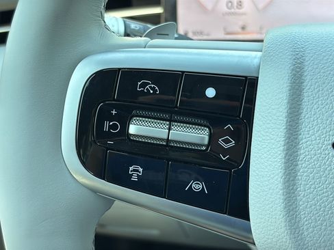 Certified 2026 Genesis GV70 2.5T Advanced AWD/4WD image 22
