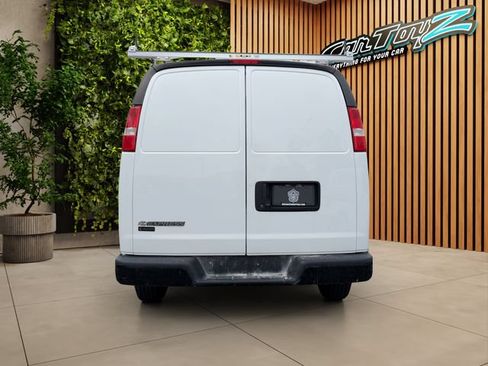 Used 2021 Chevrolet Express 2500 RWD image 8