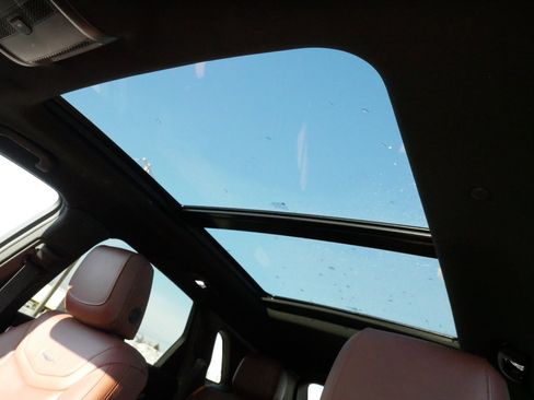 Certified 2023 Cadillac XT5 Sportv w/ LPO, Floor Liner Package image 31