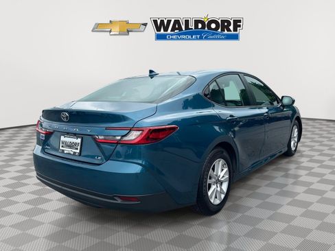 Used 2025 Toyota Camry LE w/ Convenience Package FWD image 6
