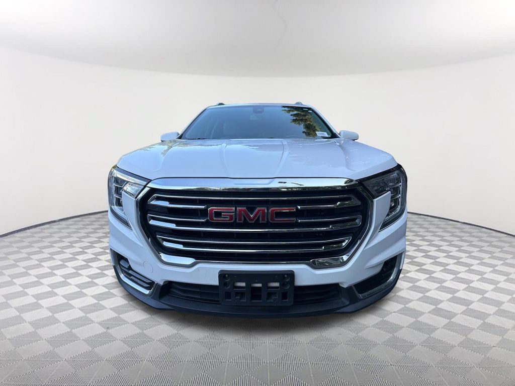 Used 2022 GMC Terrain SLT AWD/4WD image 2