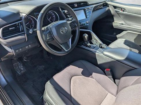 Used 2019 Toyota Camry LE FWD image 9